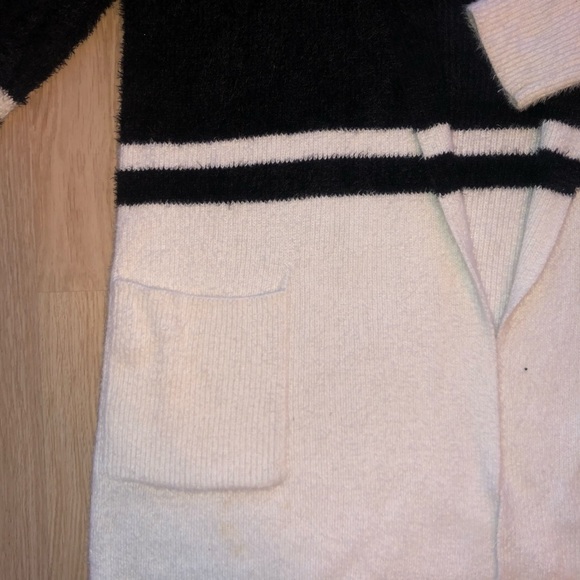 Sweatshirt - Picture 6 of 8